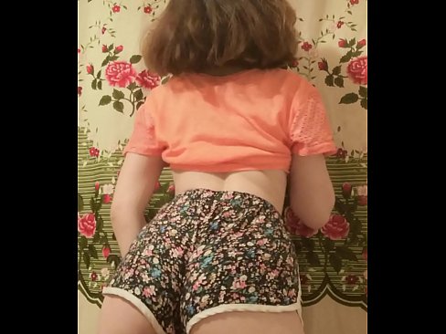 ❤️ سیکسی ځوان ماشوم په کیمره کې خپل شارټونه لرې کوي ️❌ جنس
